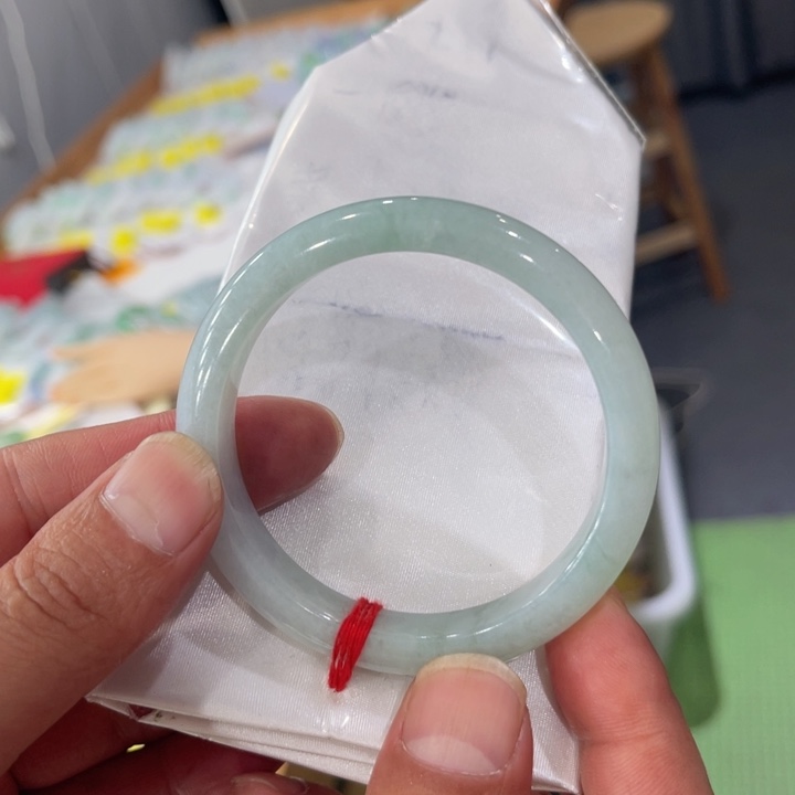 翡翠手镯未镶嵌哇***呵纯天然缅甸翡翠手镯A货