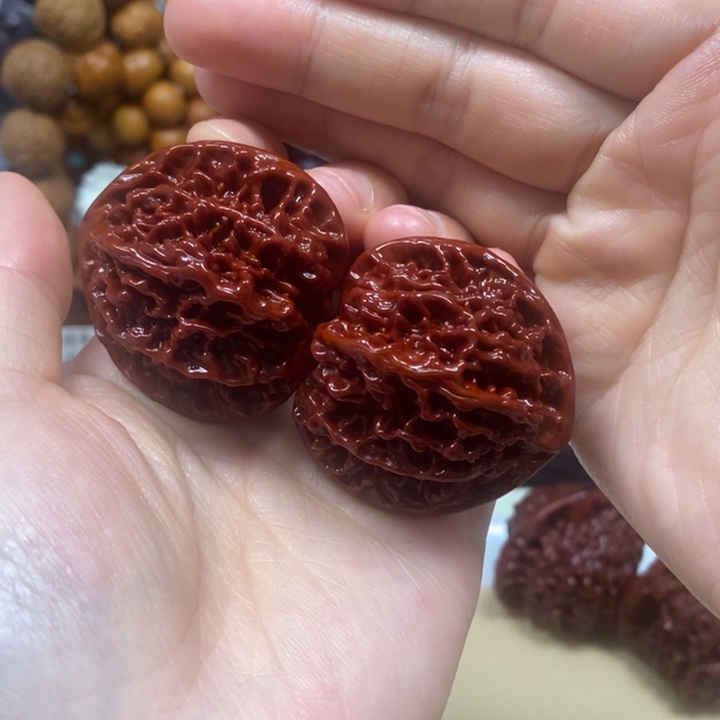 文玩核桃吊坠京八对