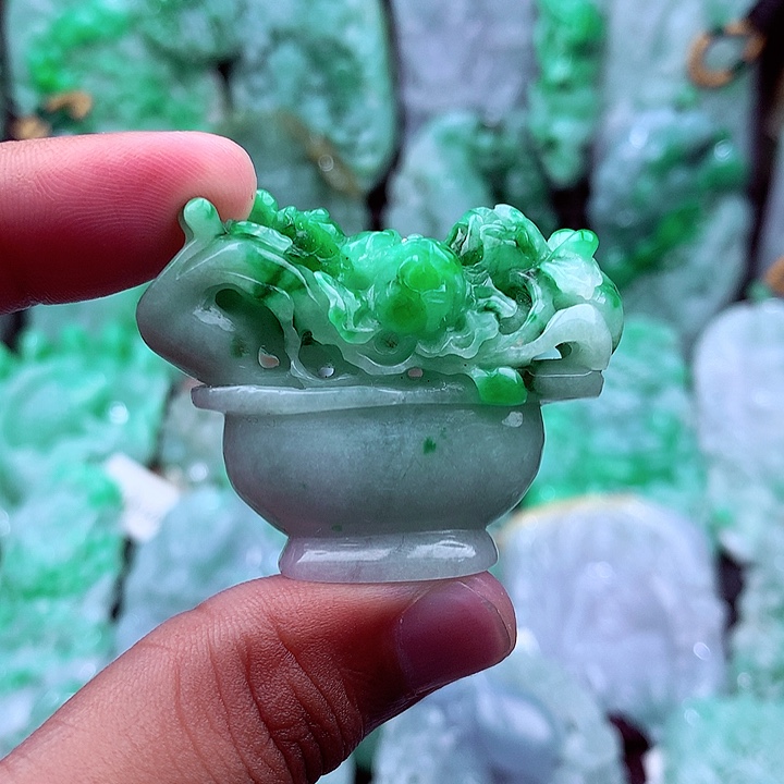 翡翠未镶嵌吊坠(不含链)