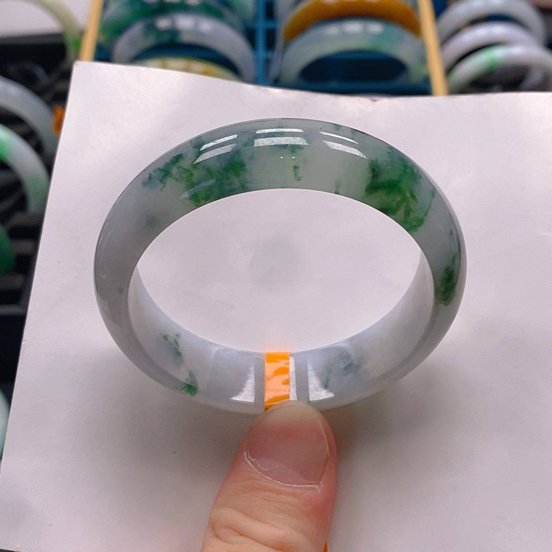 翡翠手镯未镶嵌暮**柠缅甸翡翠