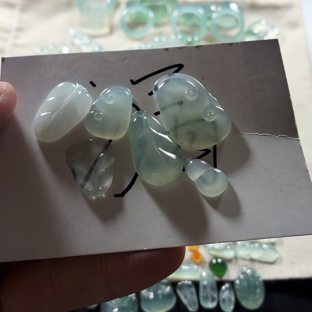 南***晨翡翠未镶嵌颈饰翡翠