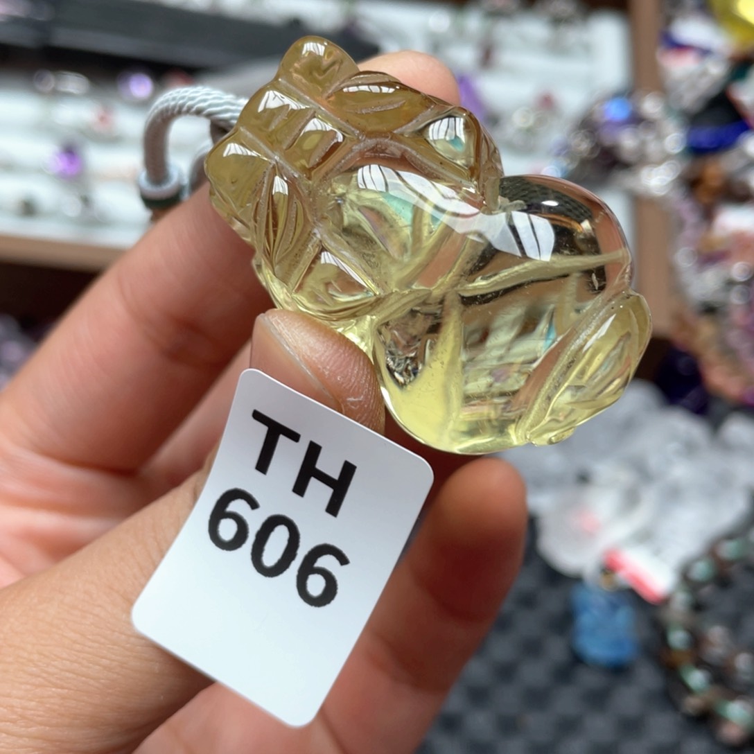 水晶吊坠未镶嵌吊坠