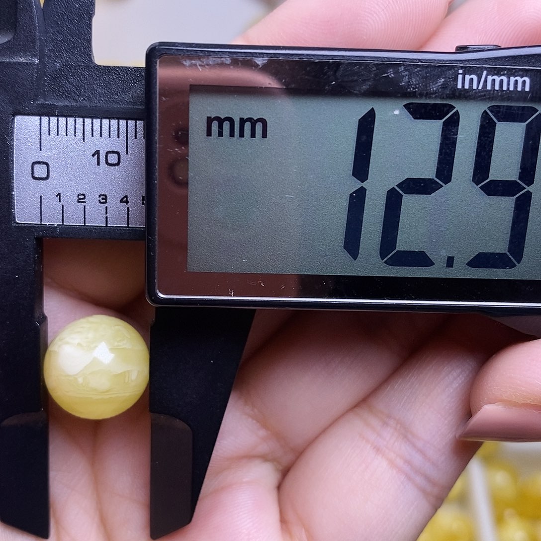裸石琥珀未镶嵌蜜蜡圆珠