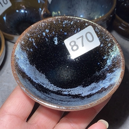 茶盏是因为一切顺利？是