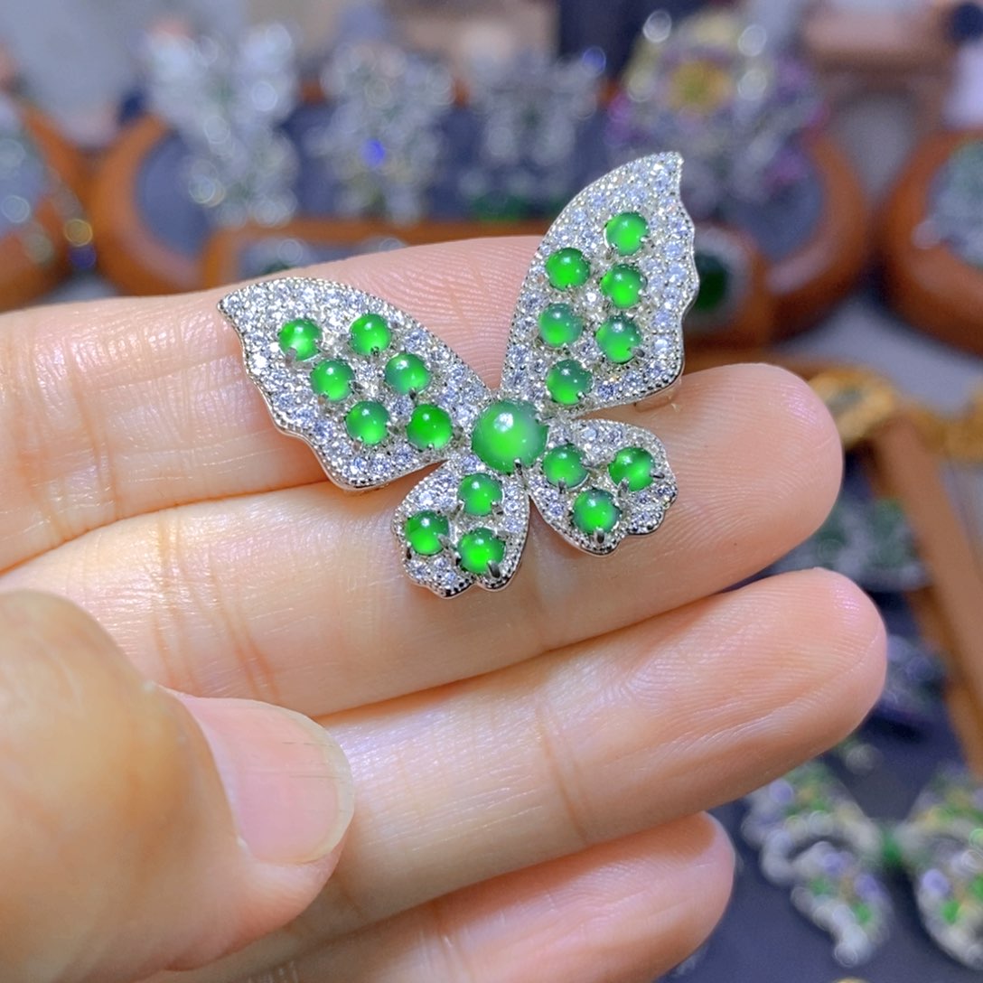 翡翠颈饰银S925镶嵌天然翡翠