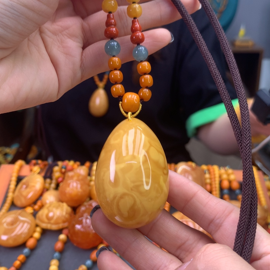 未镶嵌颈饰蜜蜡天然