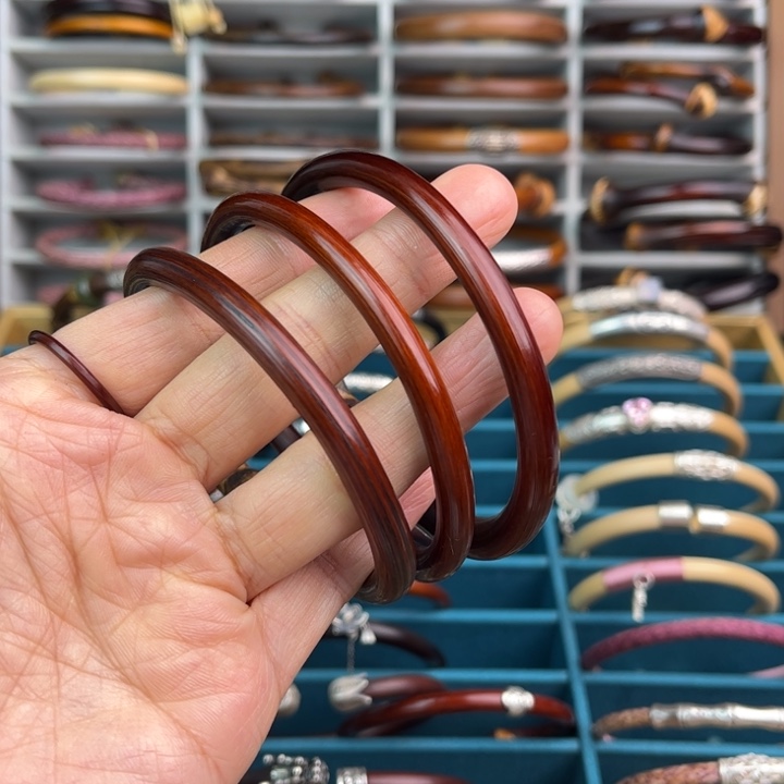 木王*兴正宗鸡血藤手镯3个160斤戴