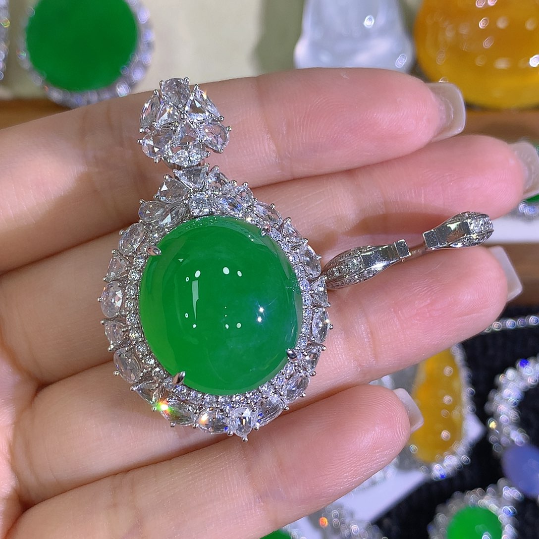 翡翠18K金镶嵌颈饰两用款