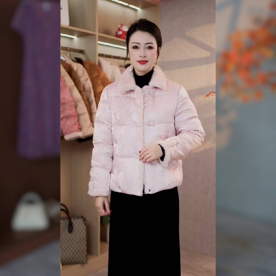 2025秋冬季新款妈妈装洋气高贵新中式国风棉服毛领粉色