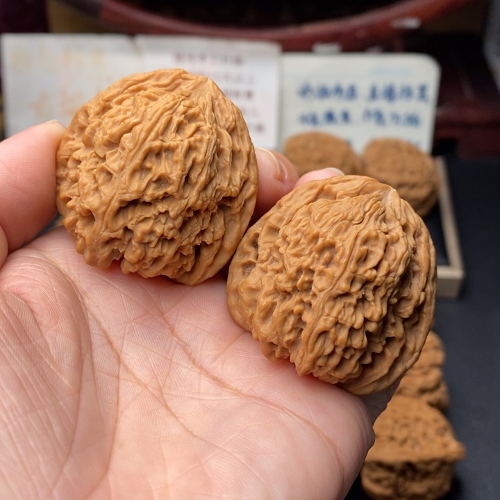 吊坠文玩核桃三角溜肩炮弹40尺0987