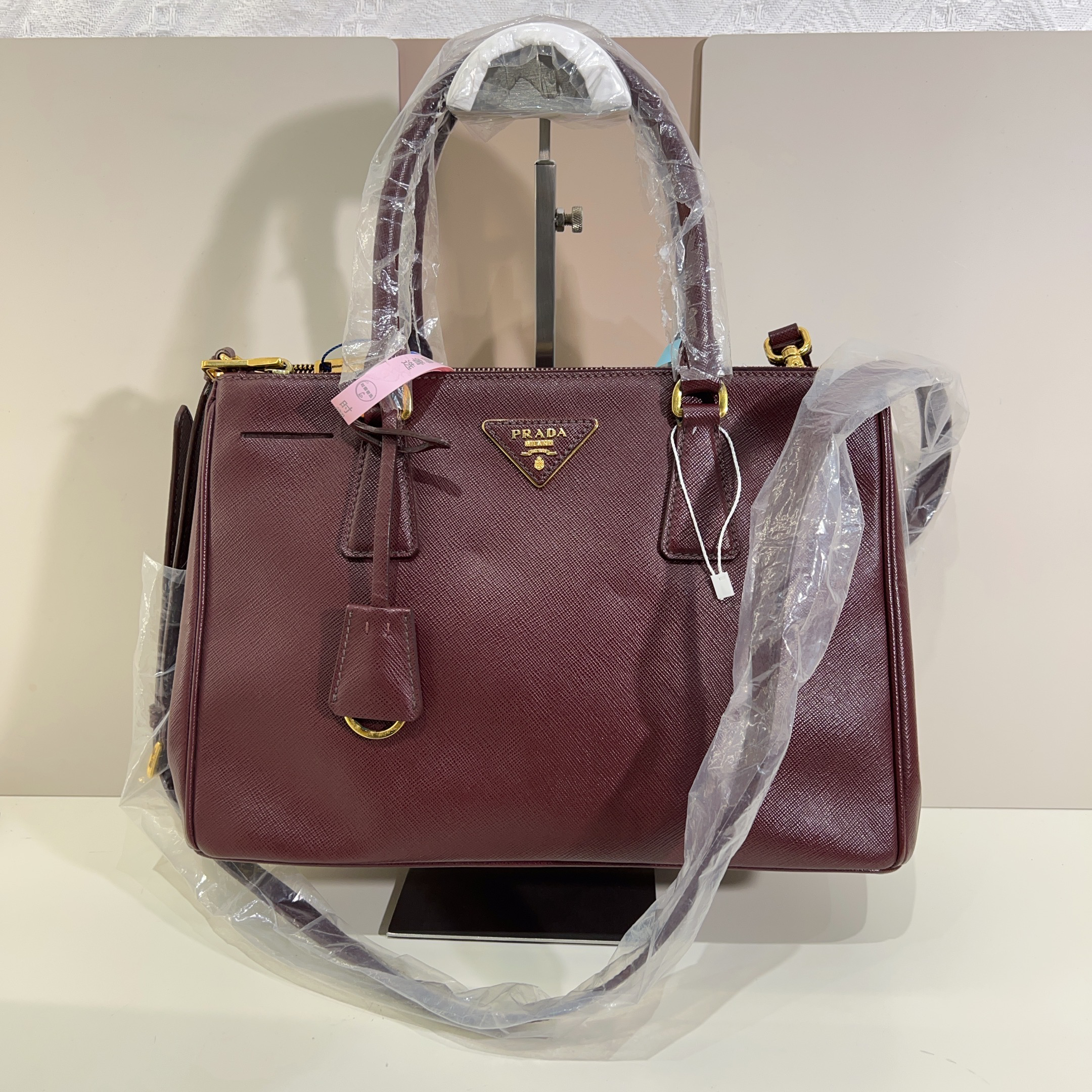 95新 Prada/普拉达 prada普拉达杀手中号单肩斜挎包a8235
