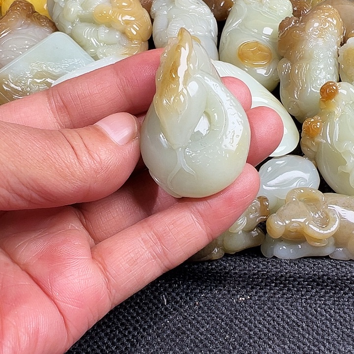 ****座和田玉未镶嵌吊坠(不含链)