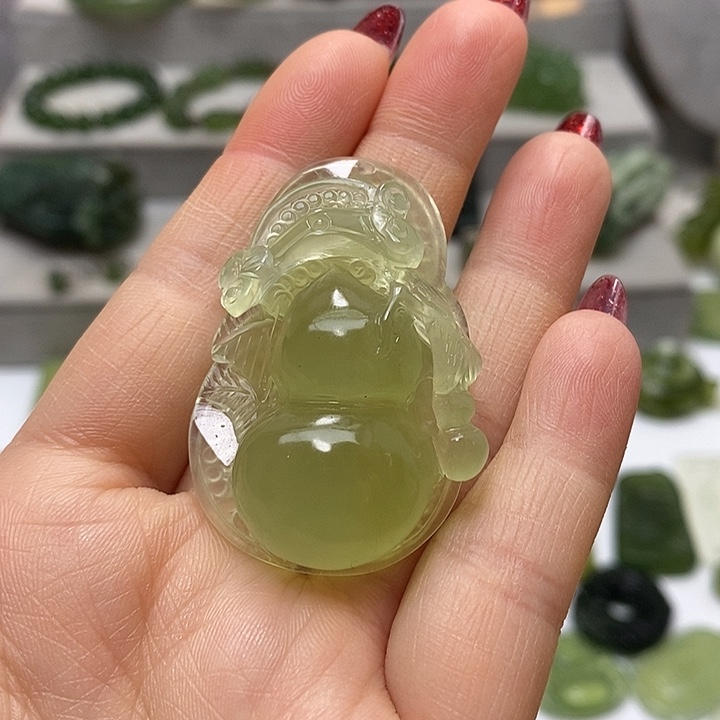 蛇纹石玉挂件未镶嵌