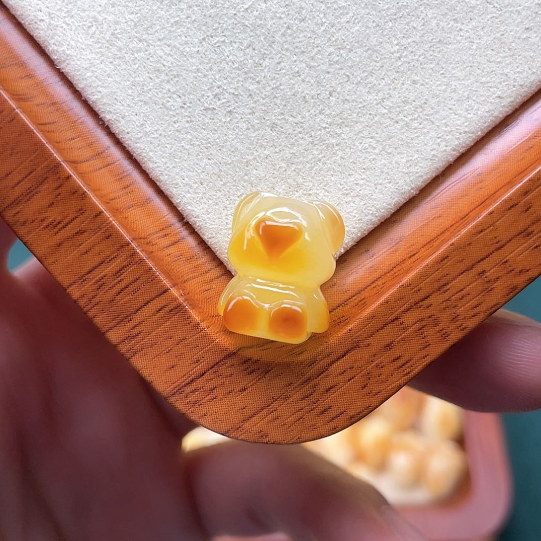 琥珀裸石未镶嵌蜜蜡