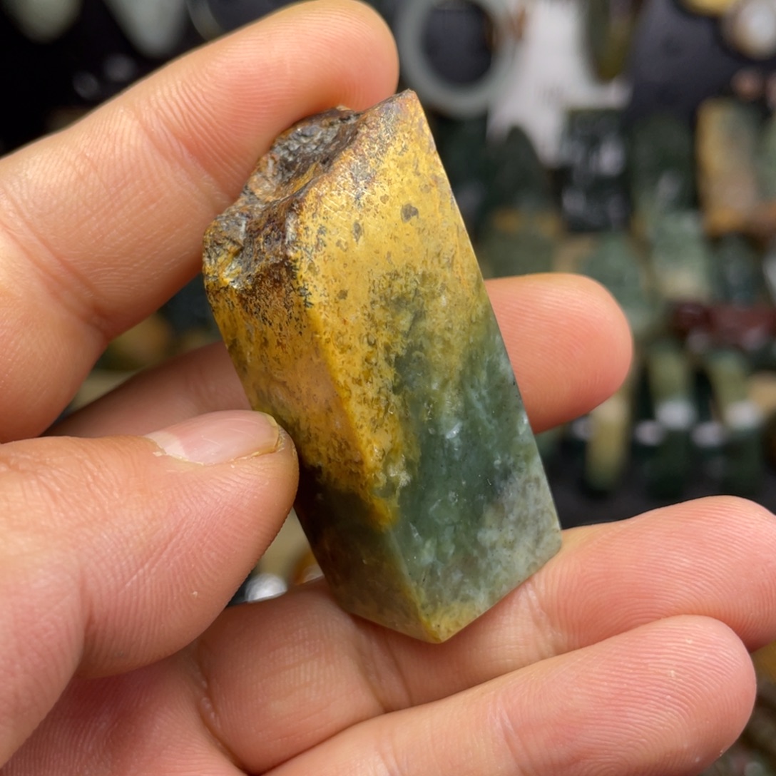 岫岩河磨玉（透闪石质玉）未镶嵌颈饰