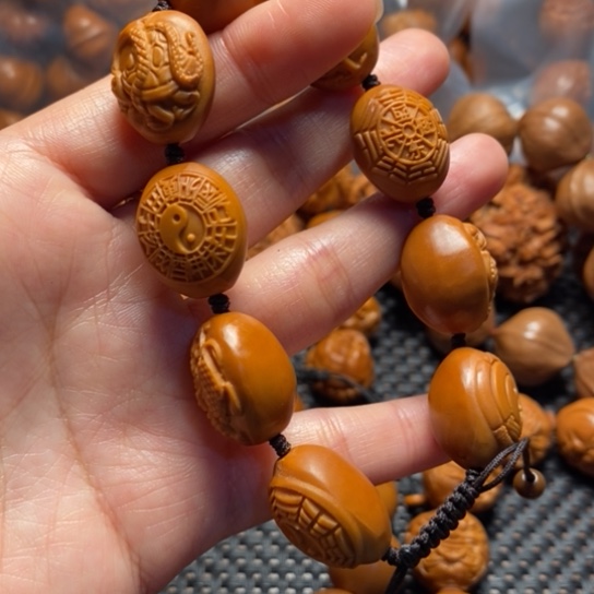 橄榄核吊坠安****禹四象八卦