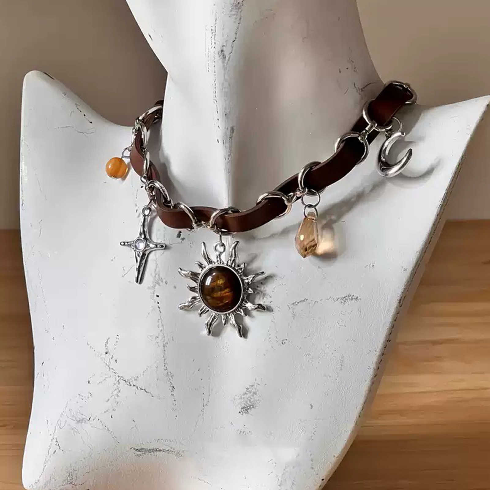 合金项链 chocker缠绕金属皮革项圈y2k亚文化小众爱心项链锁骨链