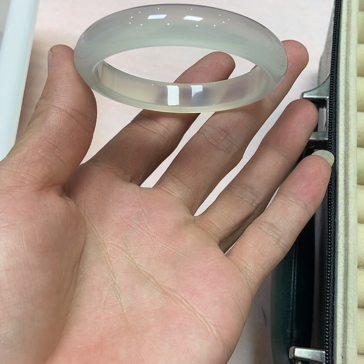 玛瑙/玉髓手镯未镶嵌^****?579