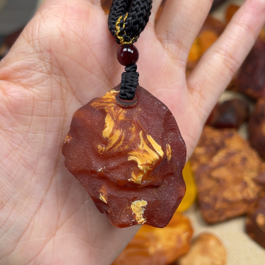 琥珀珠宝奇石未镶嵌