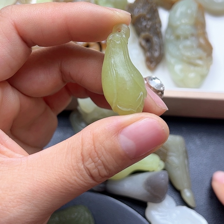 【闪购商品】颈饰未镶嵌和田玉一***吕