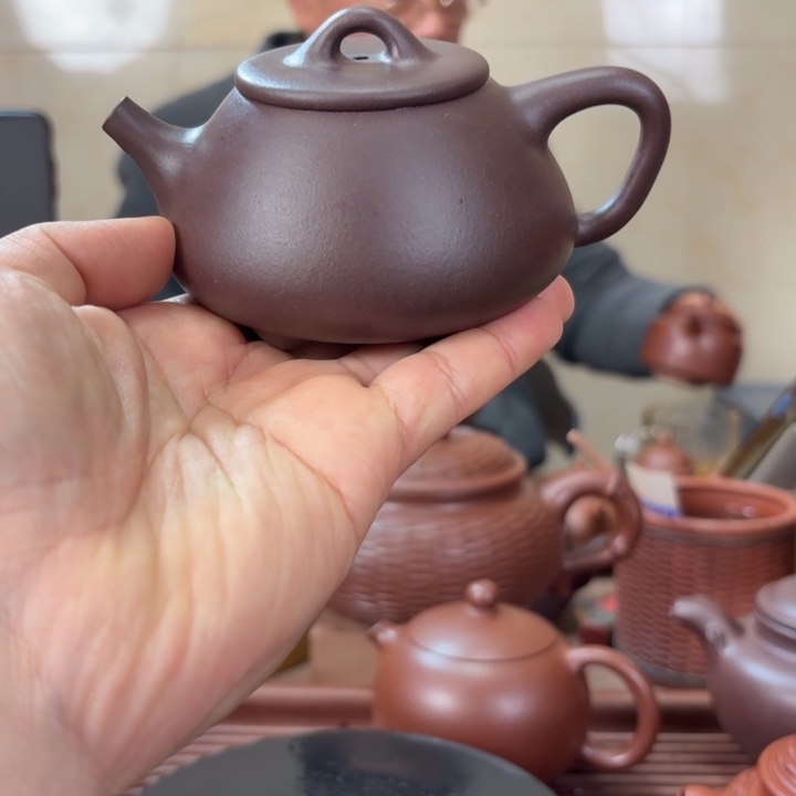 紫砂茶壶?*陌平盖石瓢