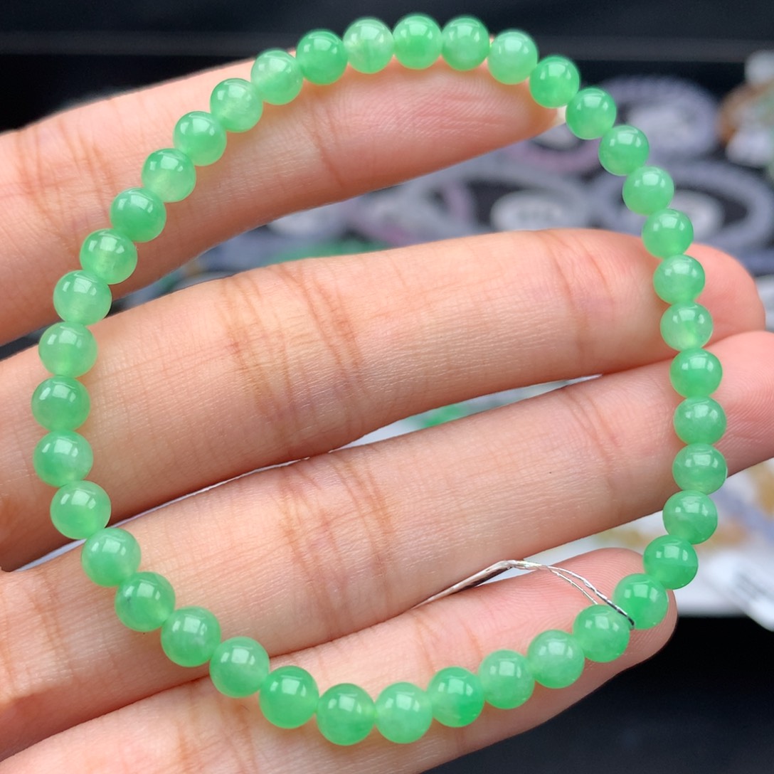 翡翠手链未镶嵌卡