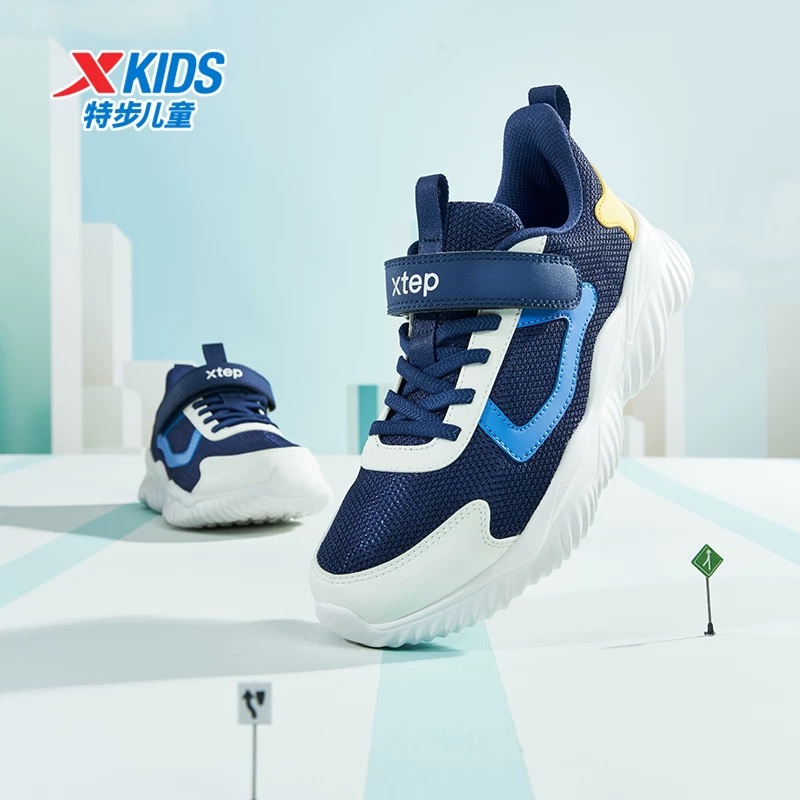 特步儿童秋季新款网面轻跑鞋中大童软底透气运动鞋675115119012