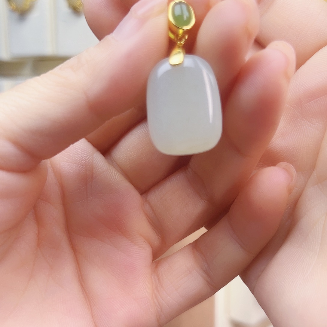 和田玉银S925镀金镶嵌颈饰