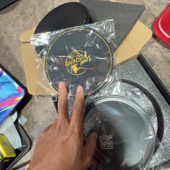 保煌2.0公斤全磁拉饵盘一个，全新带包带垫