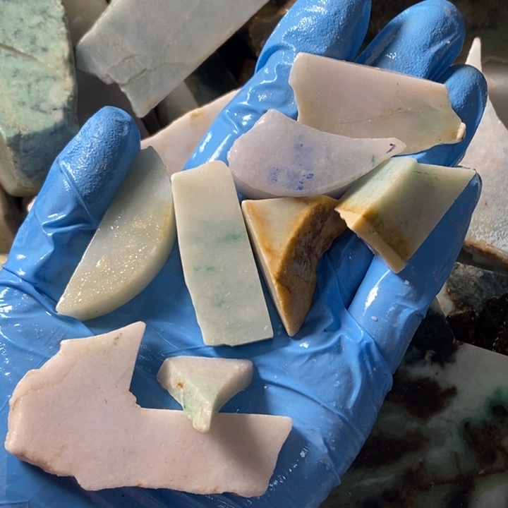 翡翠颈饰未镶嵌天然翡翠