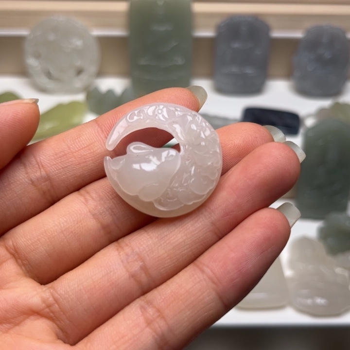 和田玉未镶嵌颈饰