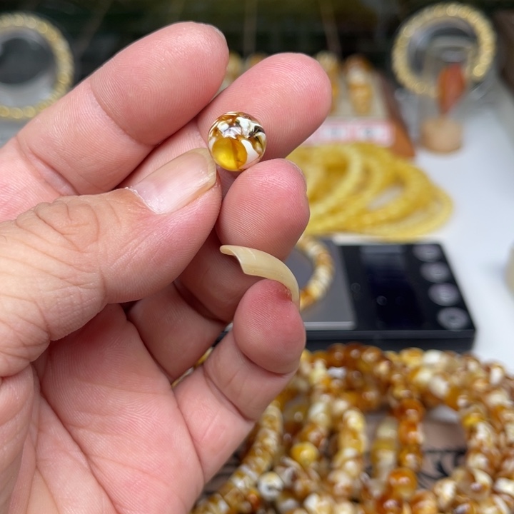 琥珀未镶嵌裸石65号