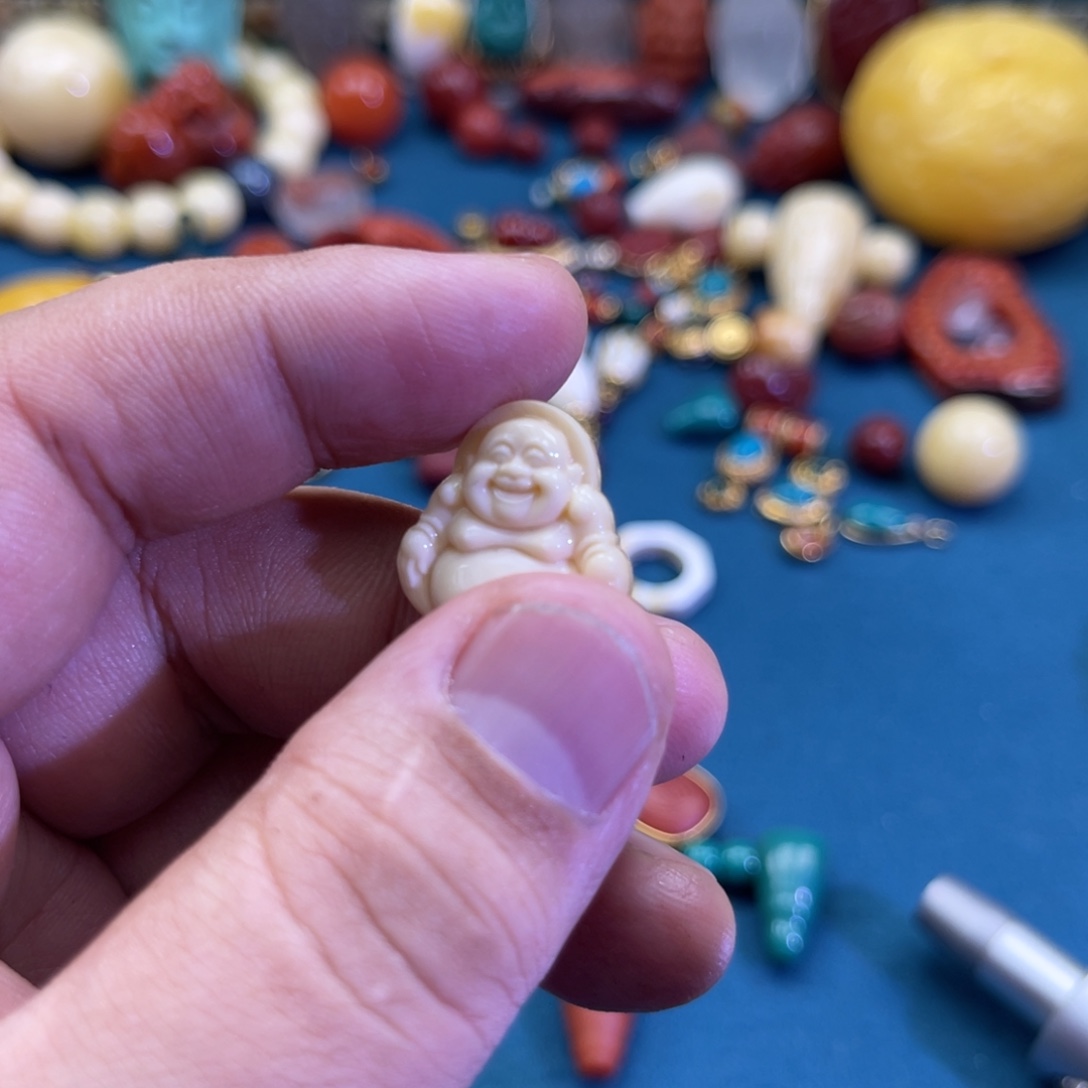 琥珀未镶嵌珠宝奇石45