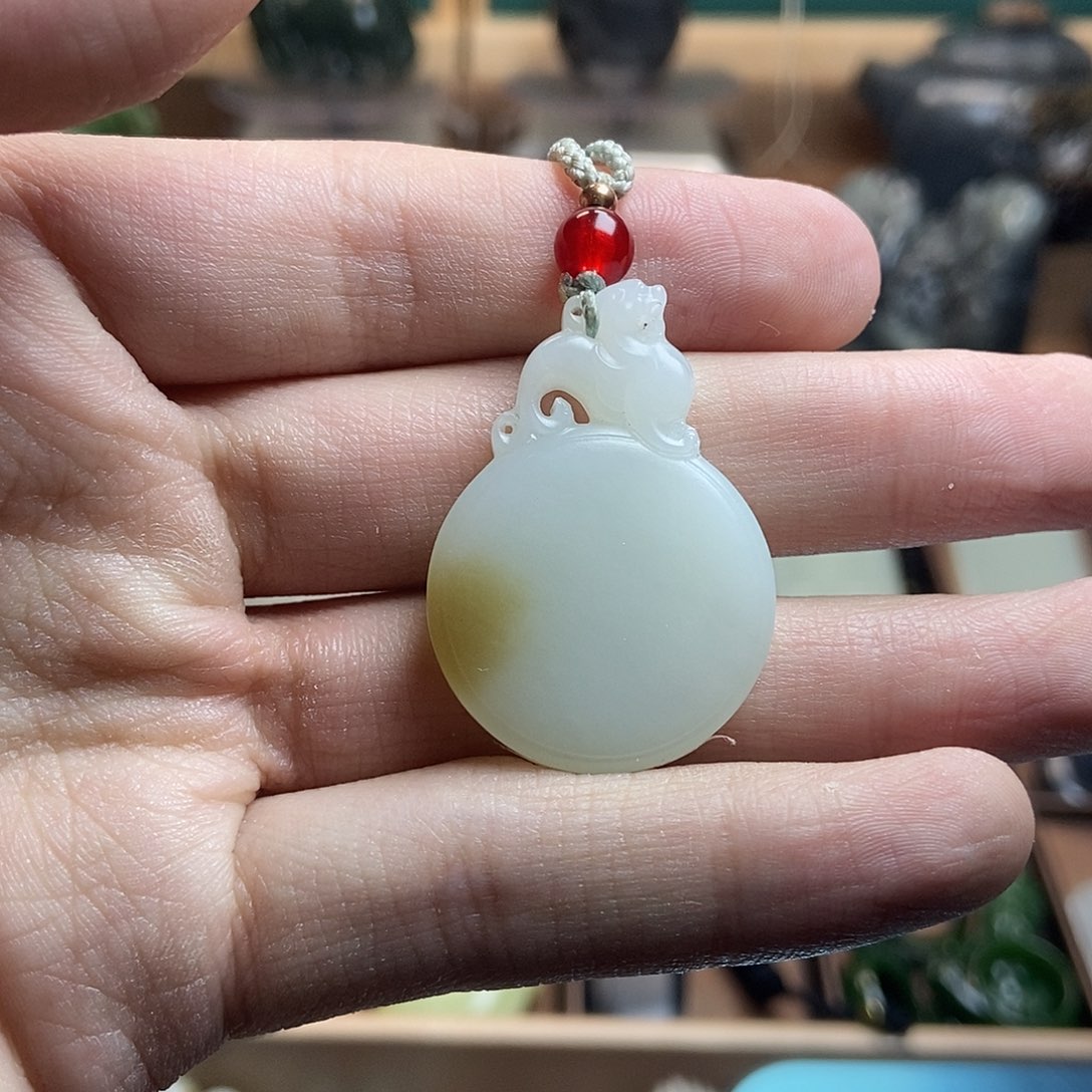 和田玉（糖玉）颈饰未镶嵌