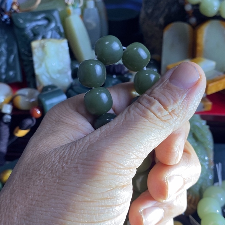 何***尘和田玉（糖玉）未镶嵌珠宝奇石