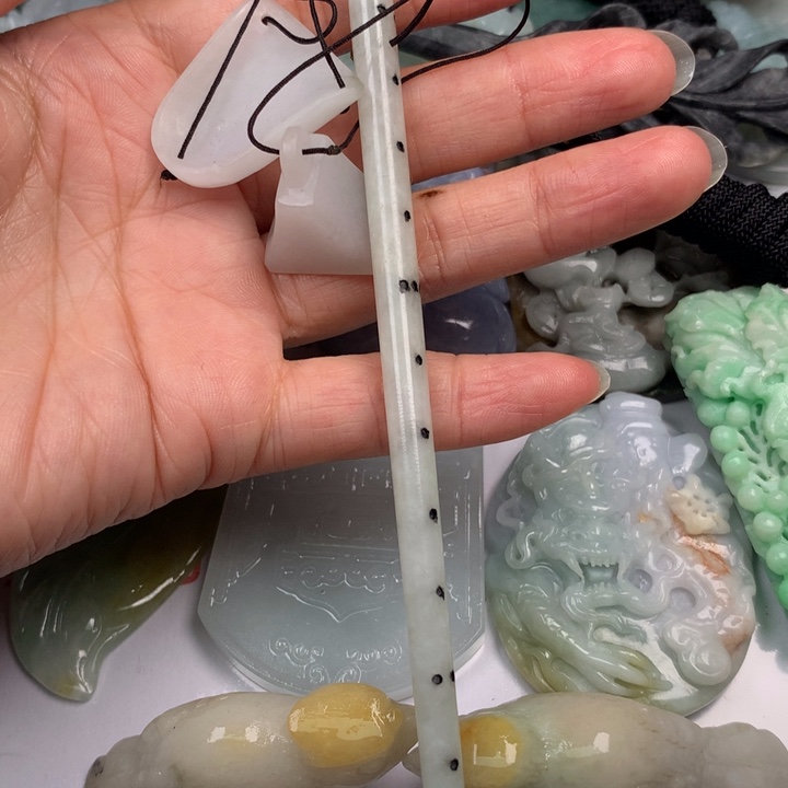 梅***姐定制翡翠未镶嵌翡翠