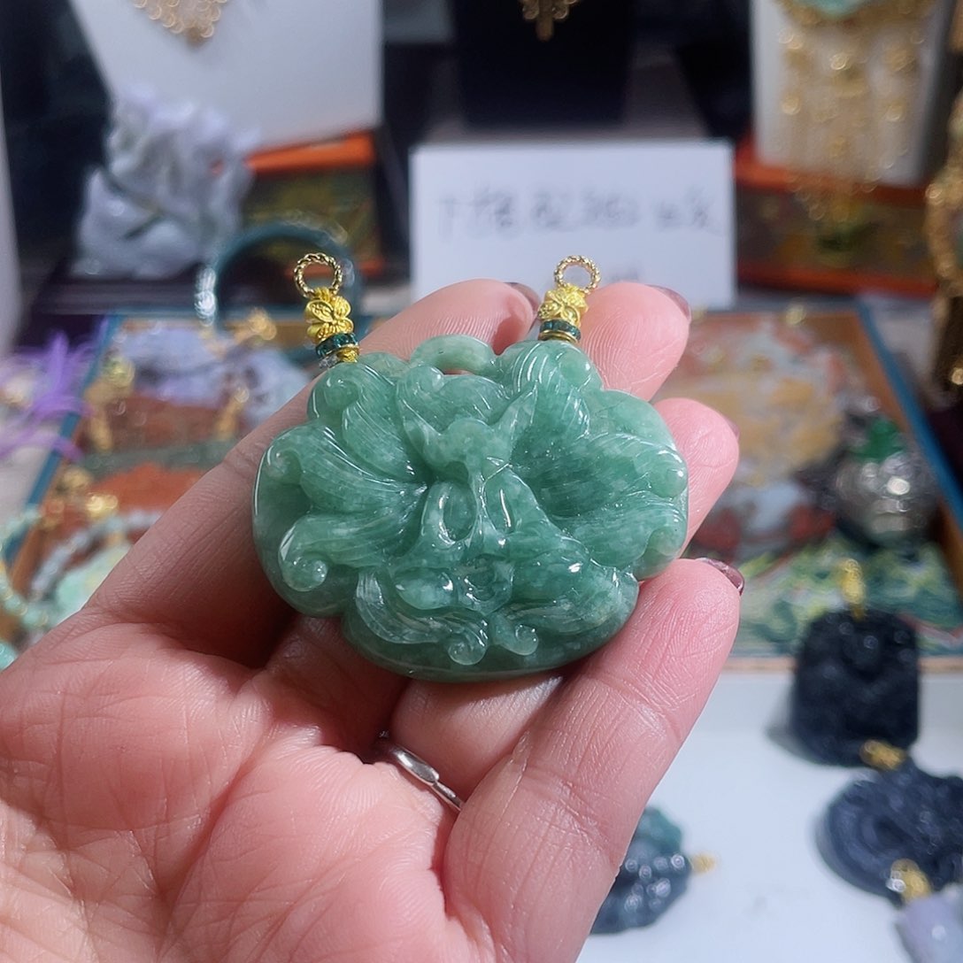 翡翠颈饰未镶嵌翡翠满绿狐狐