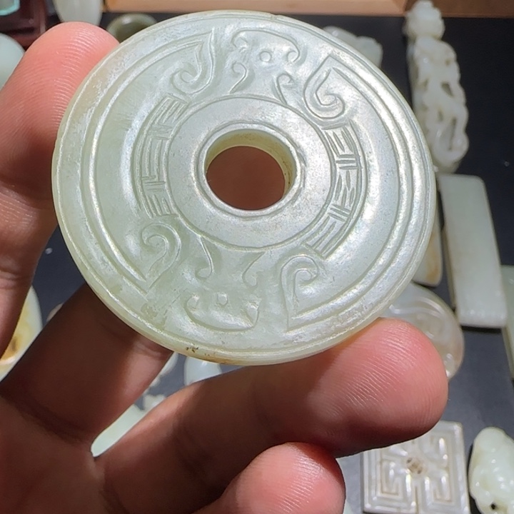 云***淡和田玉未镶嵌挂件