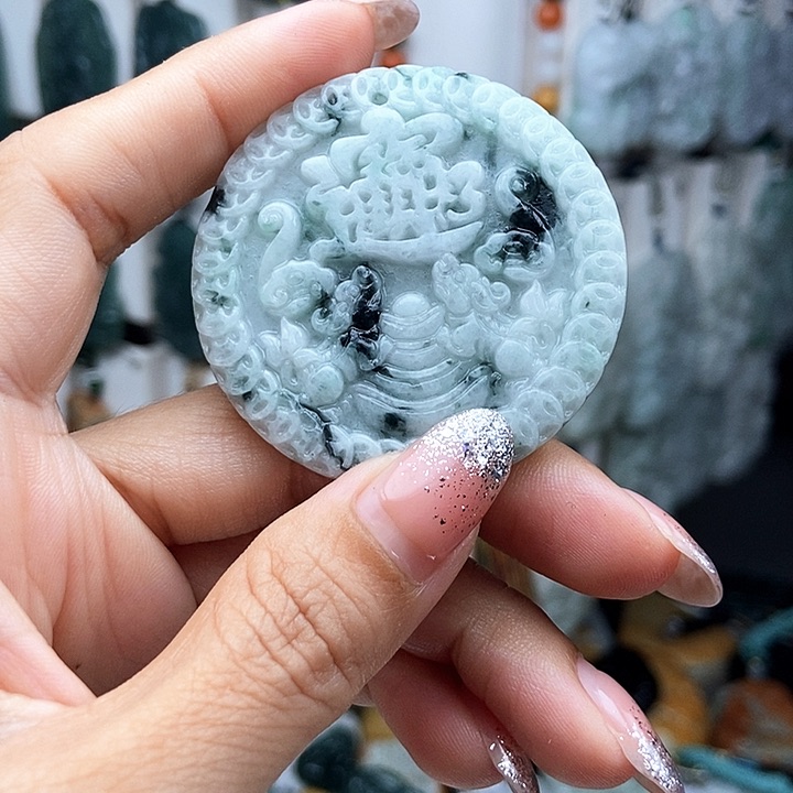 翡翠未镶嵌颈饰翡翠