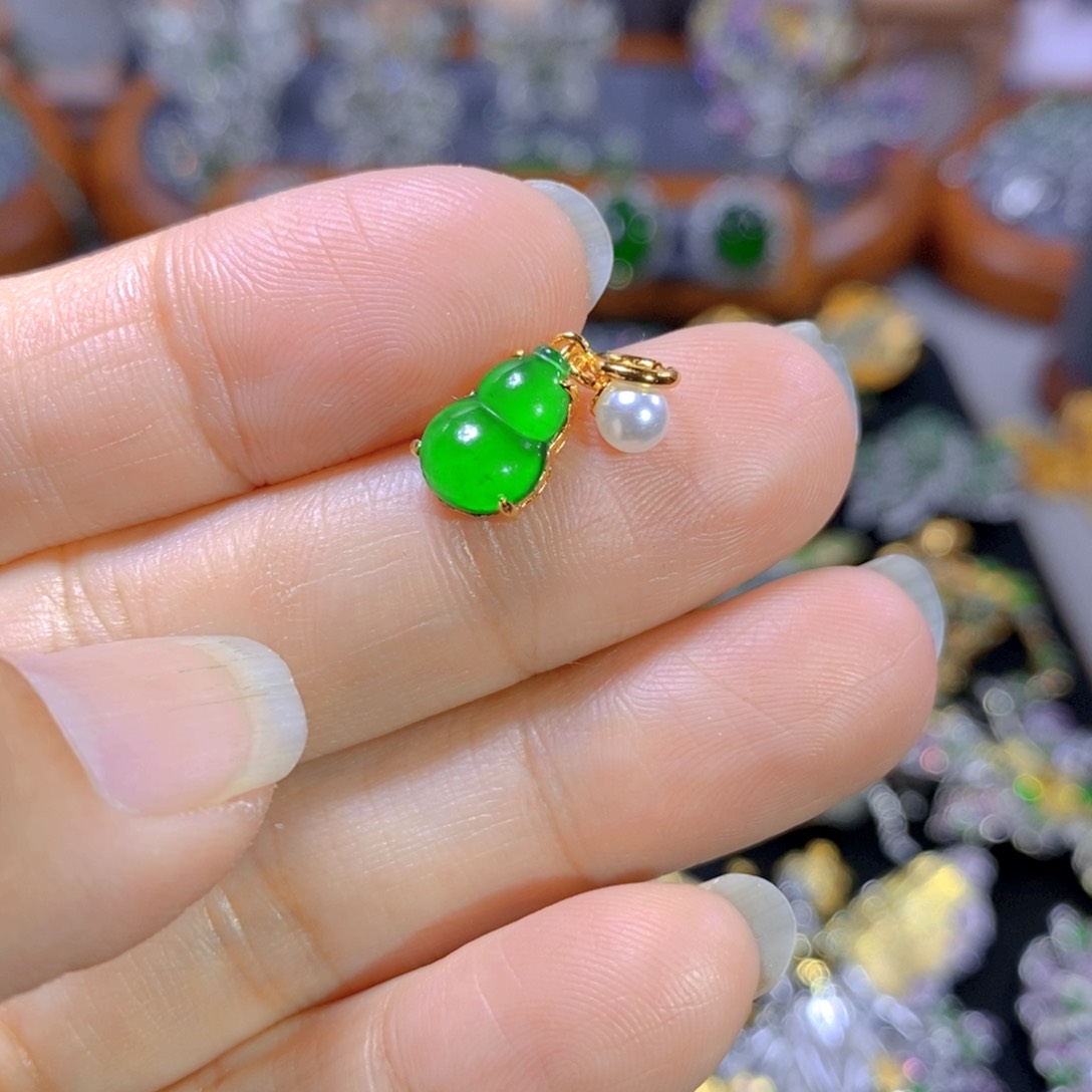 翡翠颈饰银S925镶嵌天然翡翠