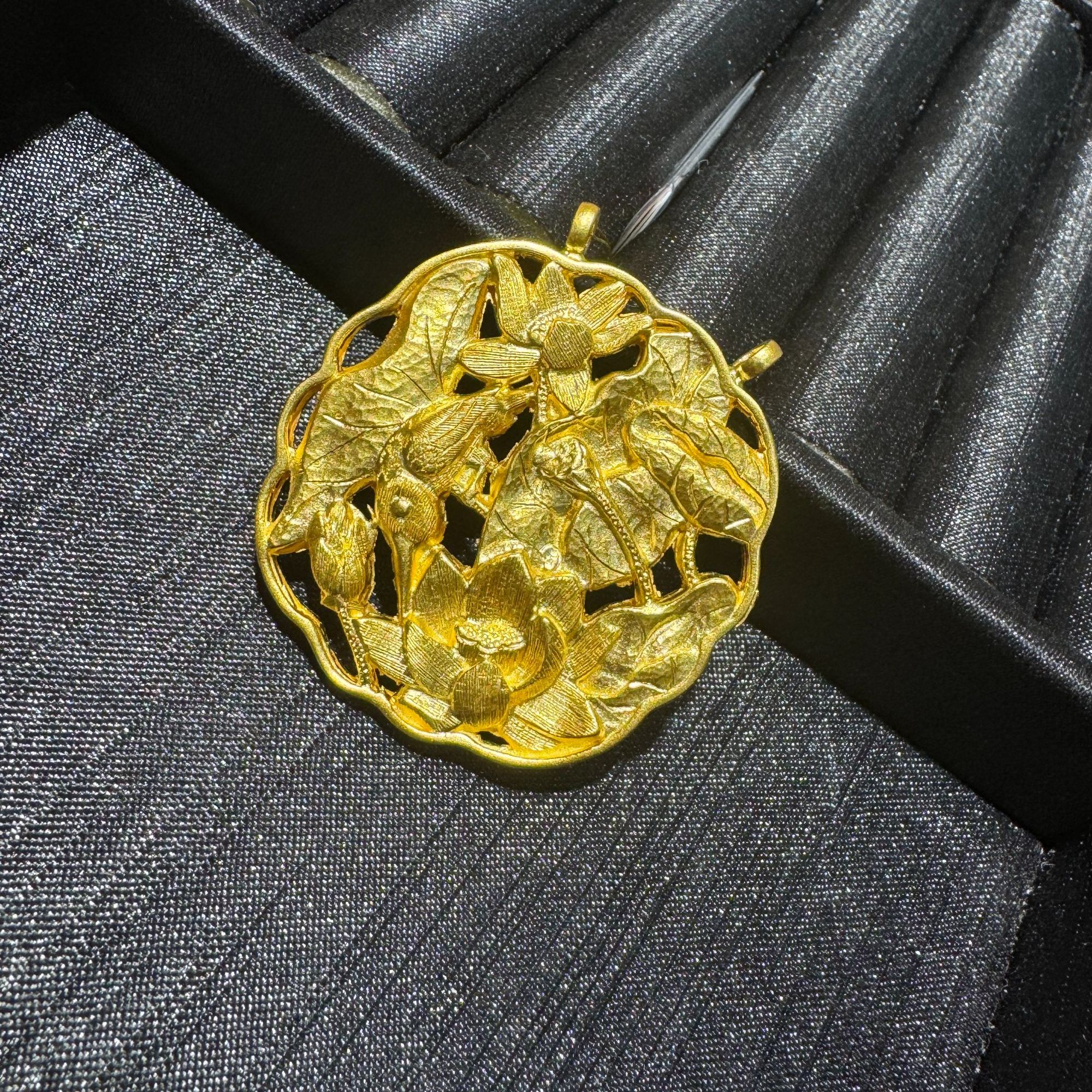 足金荷塘月影锁包