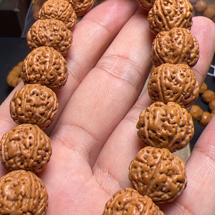 猴头核桃手串C**?看看咯