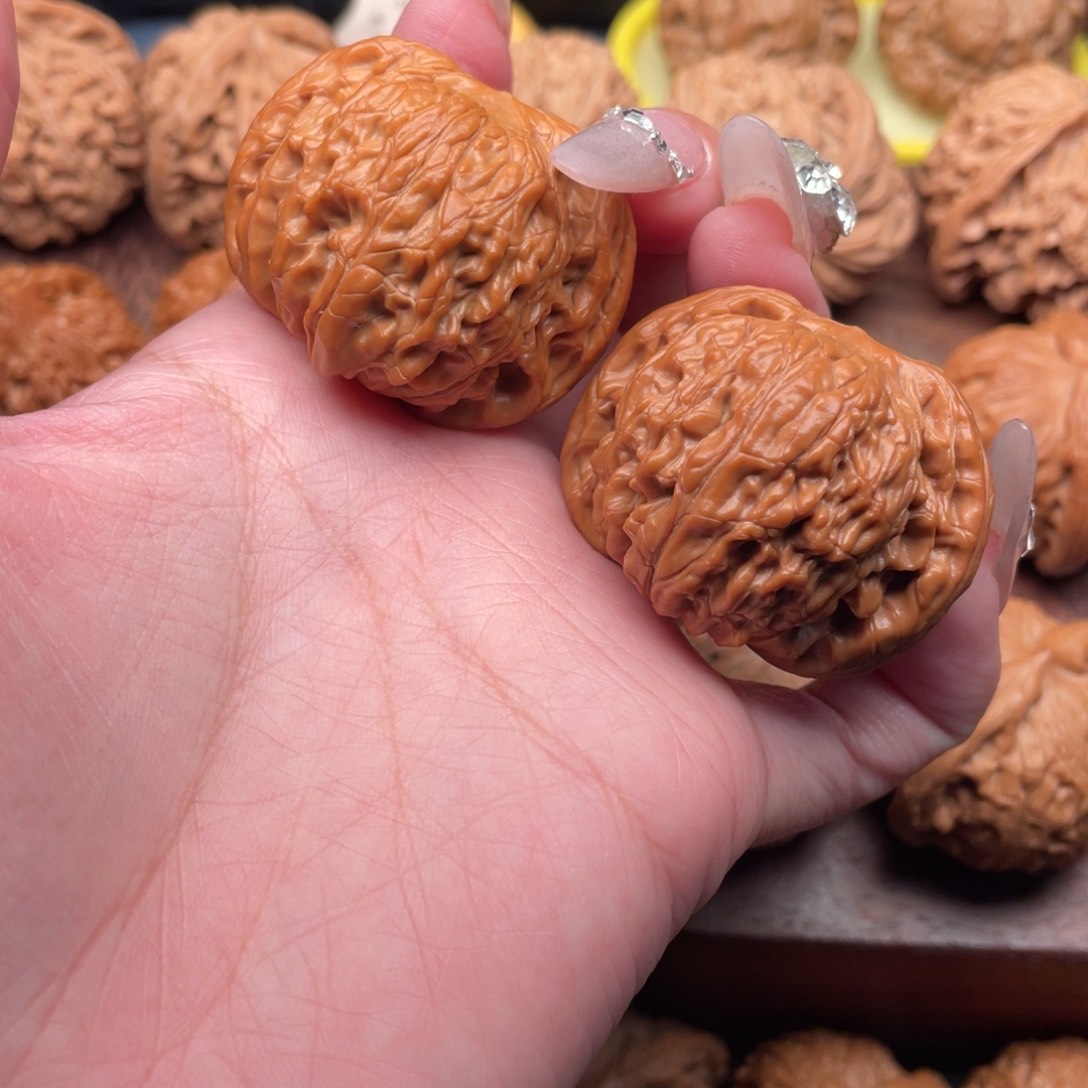 文玩核桃吊坠全品，山地红皮磨盘42