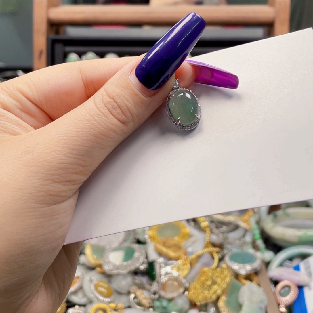 翡翠未镶嵌颈饰天然翡翠Ａ货