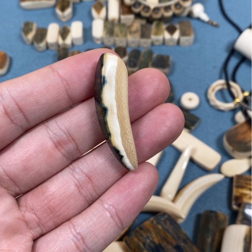 【闪购商品】泥塑浓****腿猛犸原料挂件MM5034