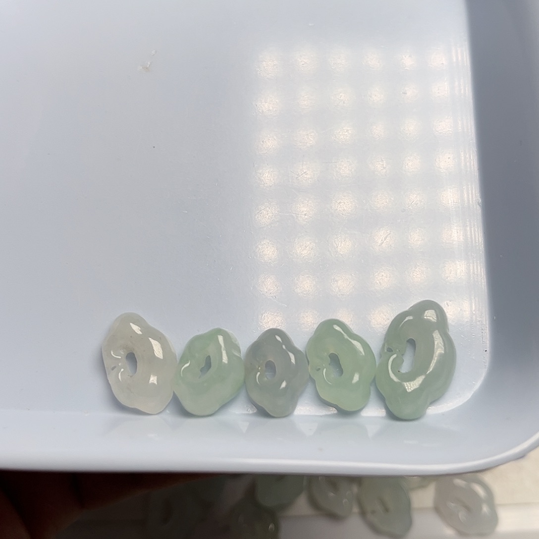 翡翠颈饰未镶嵌天然翡翠吊坠项链