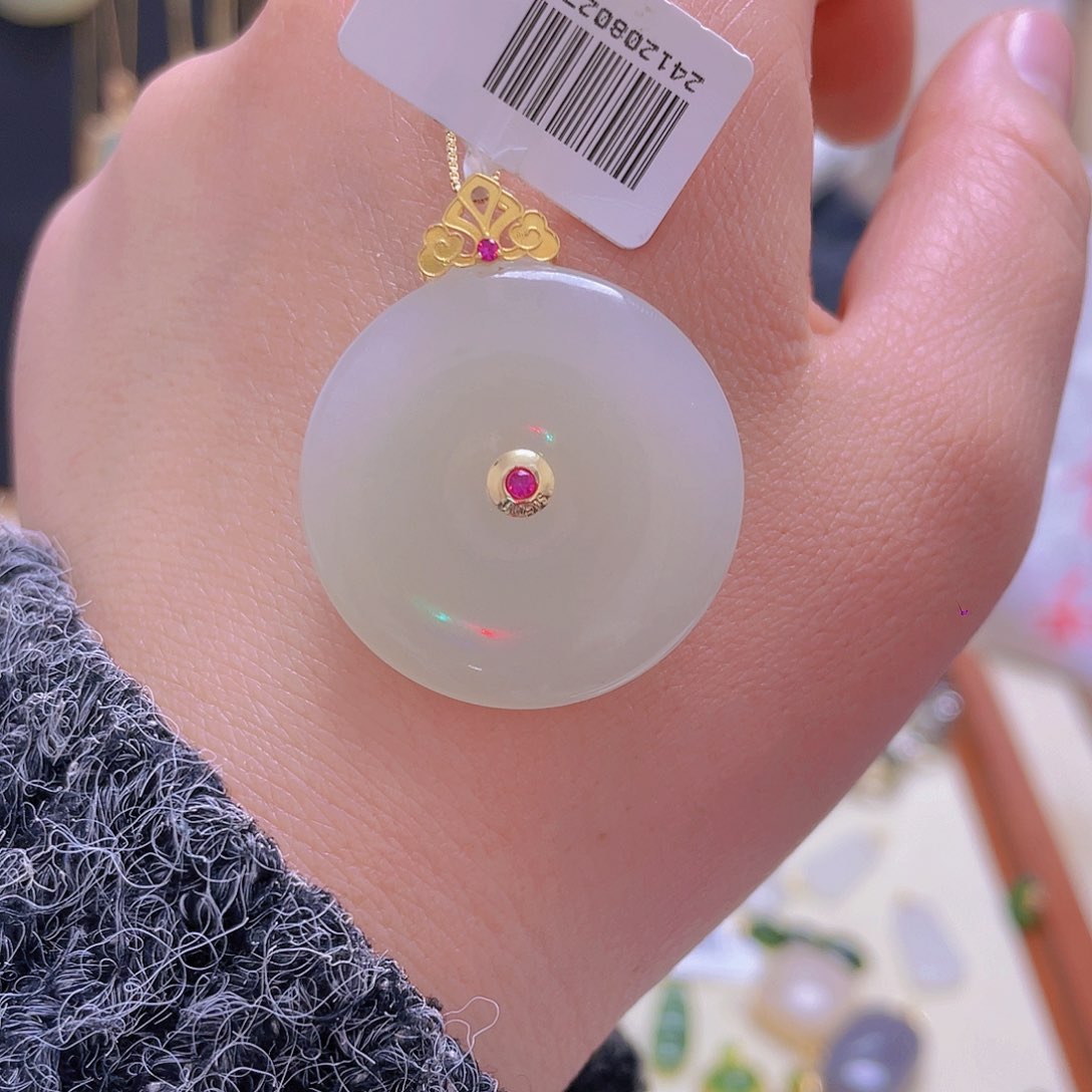 和田玉颈饰18K金镶嵌