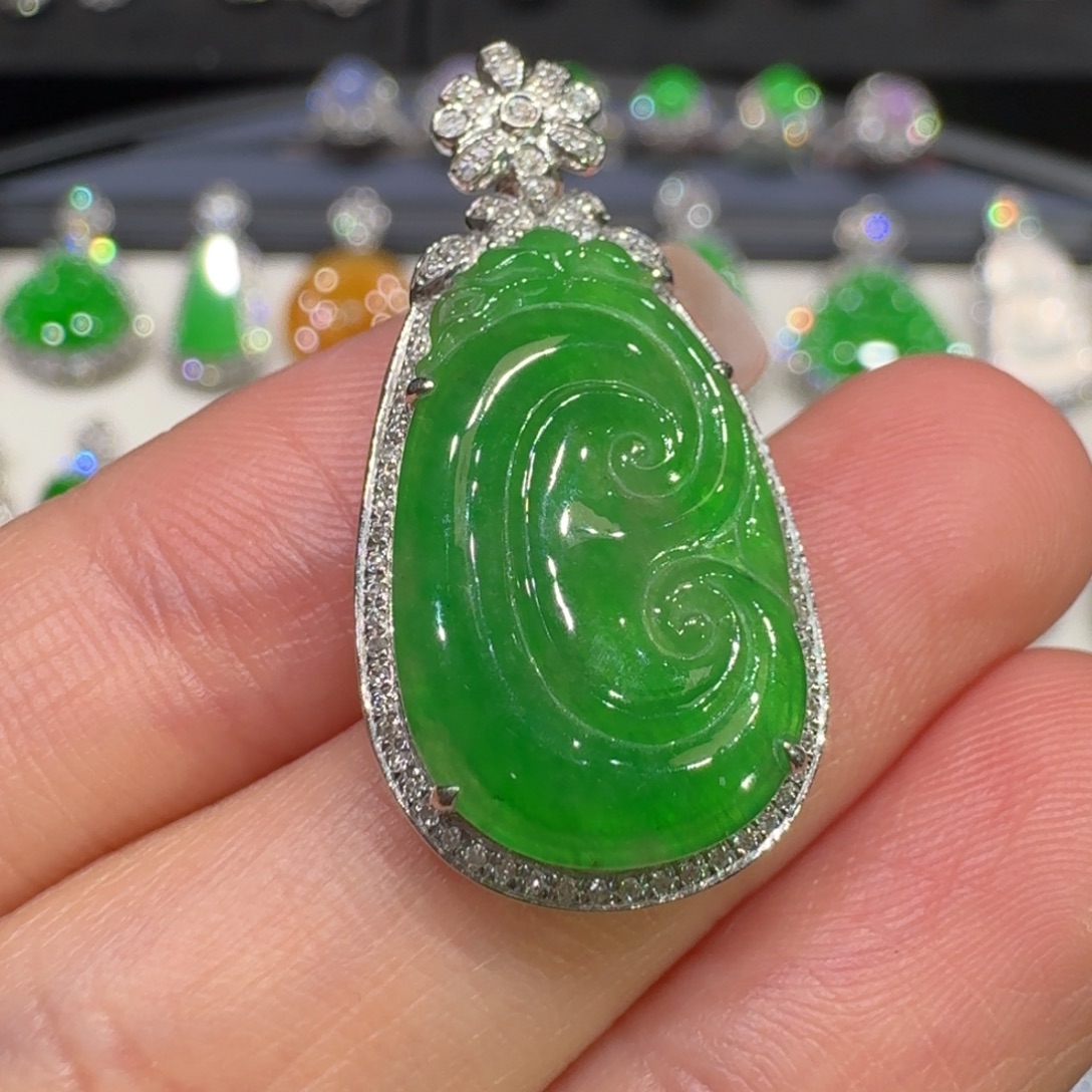 翡翠18K金镶嵌颈饰收到货48小时鉴赏期