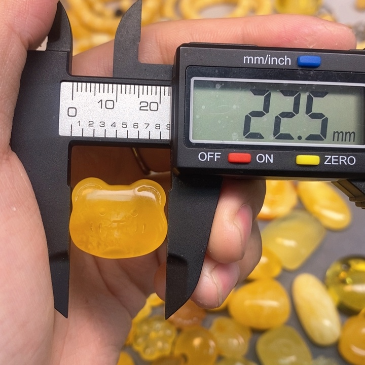 未镶嵌琥珀珠宝奇石平****?