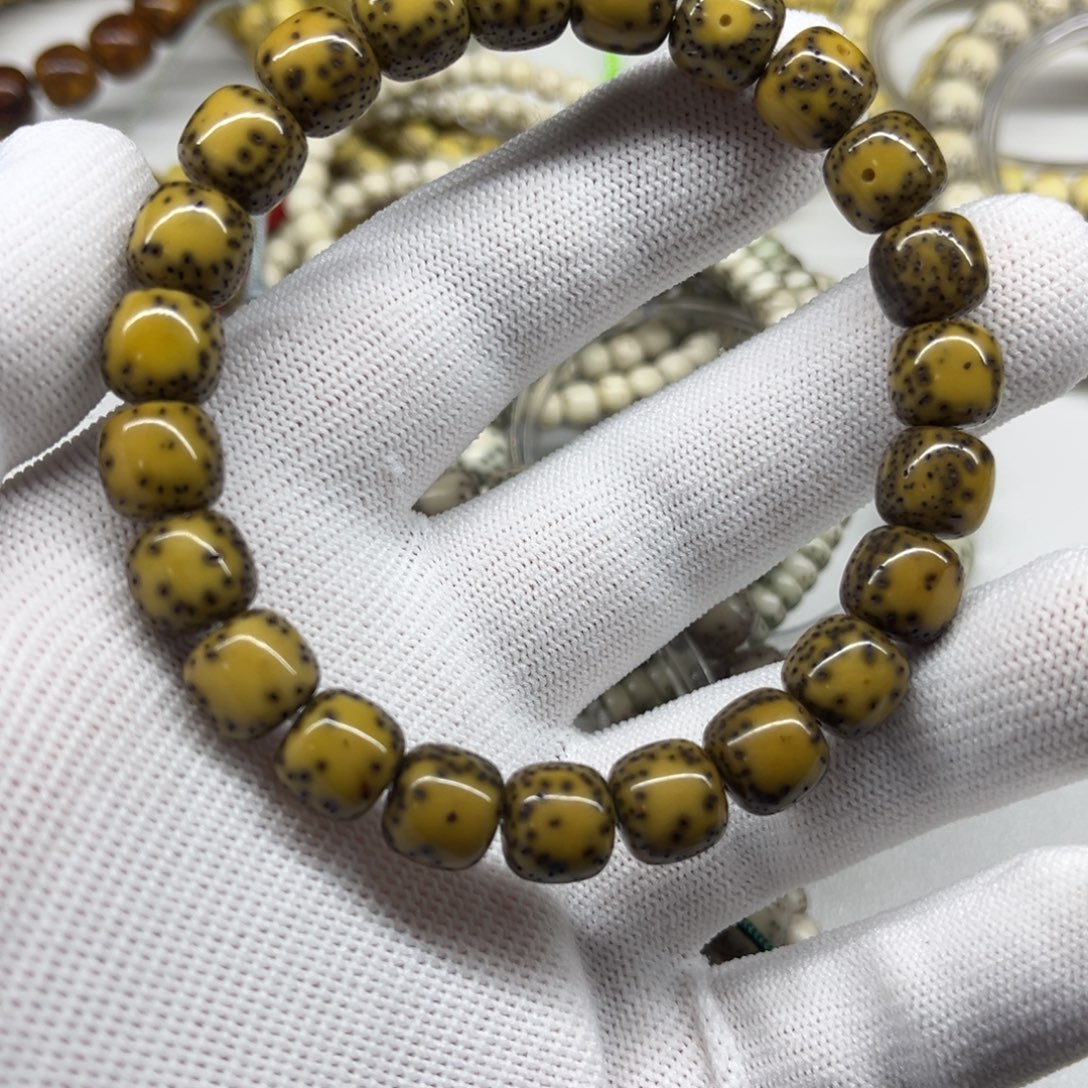 D***Y星月菩提手串a24-10